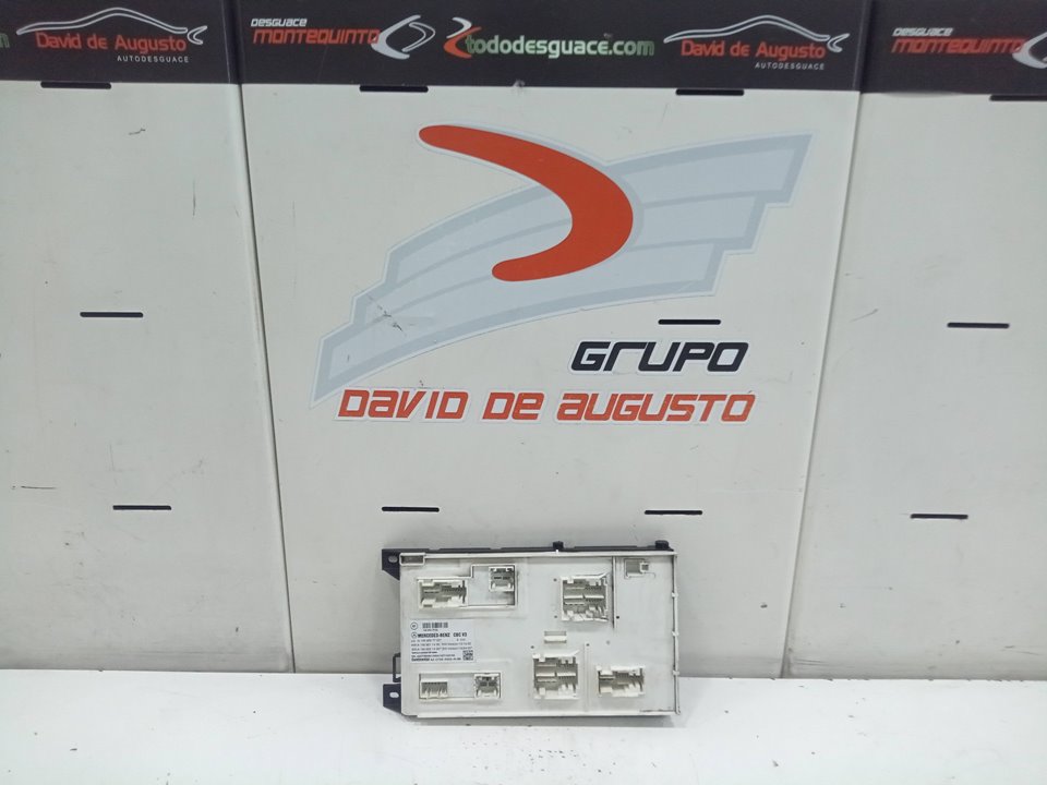 CAJA RELES / FUSIBLES