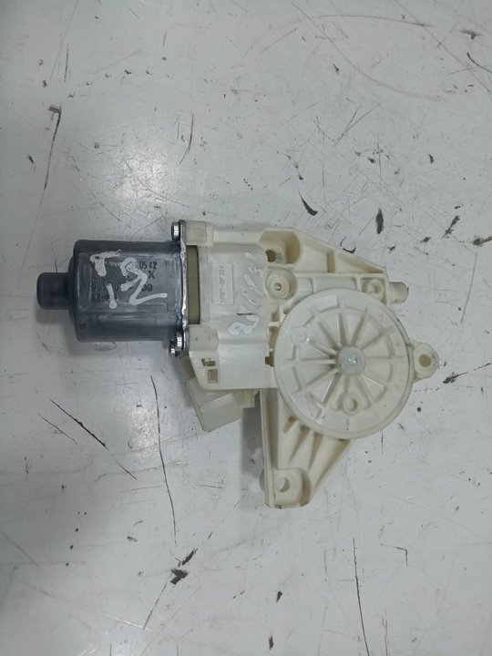 MOTOR ELEVALUNAS TRASERO IZQUIERDO foto 3