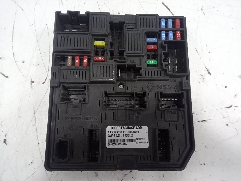CAJA RELES / FUSIBLES foto 3