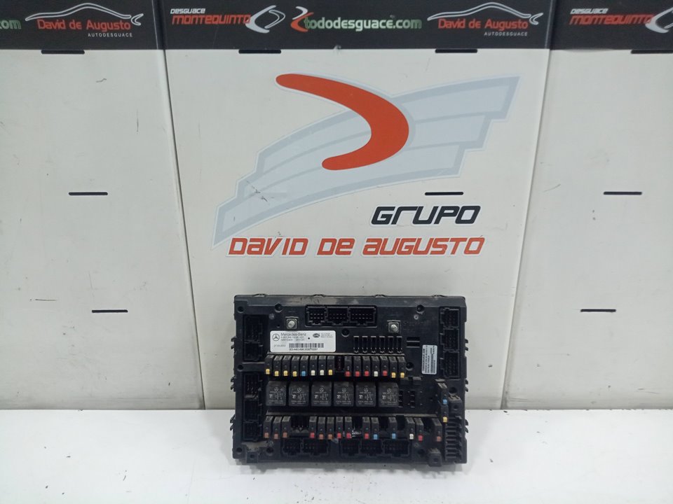 CAJA RELES / FUSIBLES