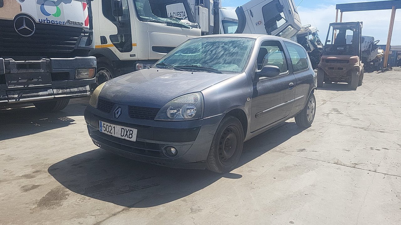 RENAULT CLIO II FASE II (B/CB0) Authentique   |   06.01 - 12.08 foto 3