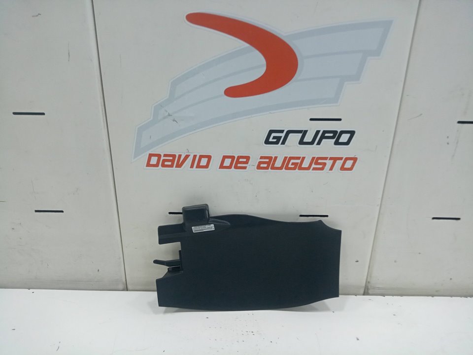 GUARNECIDO IZQUIERDO GUANTERA CENTRAL foto 6