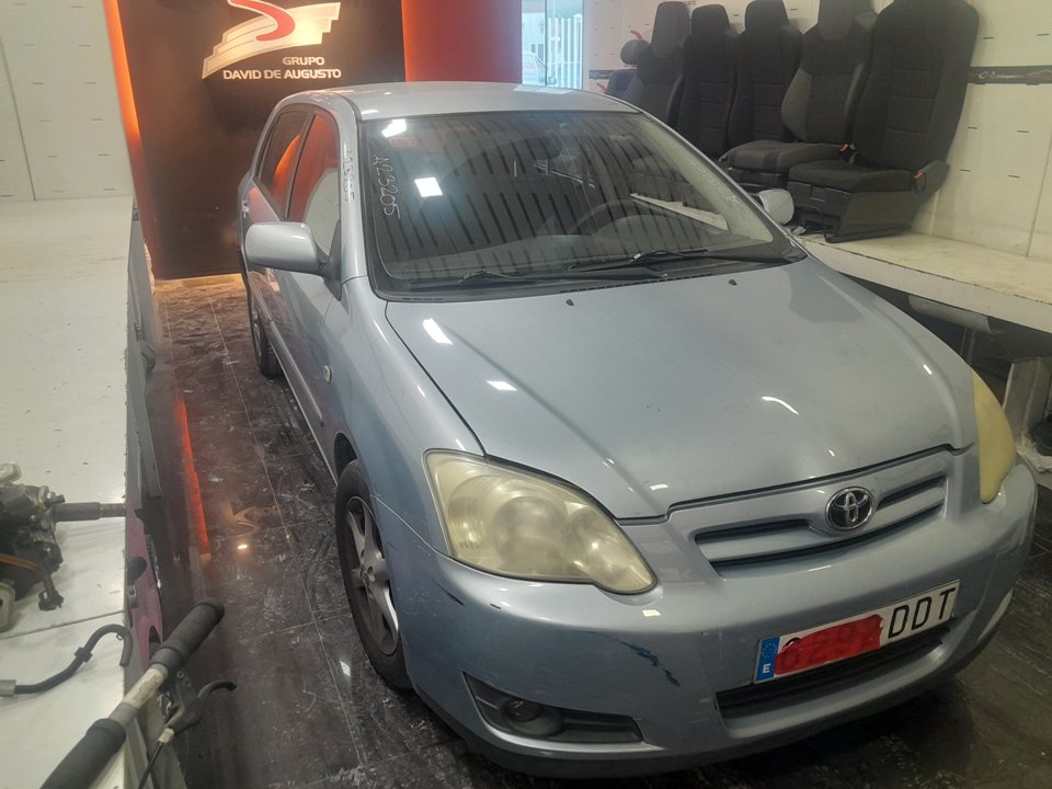 TOYOTA COROLLA (E12) 1.4 D-4D Luna Compact Motor 1,4 Ltr. - 66 kW Turbodiesel CAT foto 2