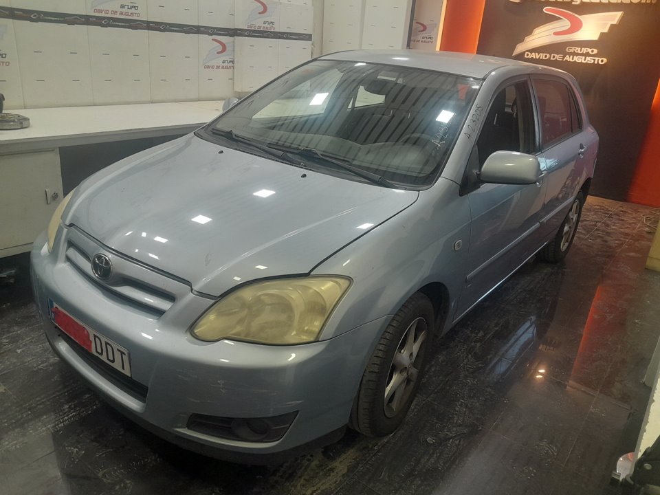 TOYOTA COROLLA (E12) 1.4 D-4D Luna Compact Motor 1,4 Ltr. - 66 kW Turbodiesel CAT foto 3