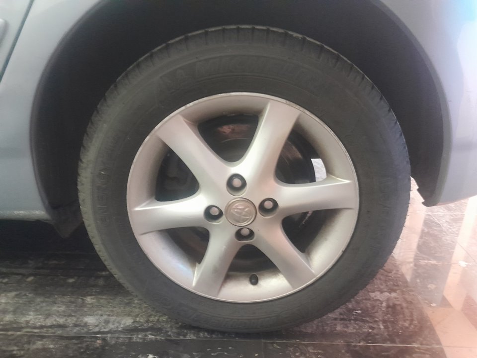 TOYOTA COROLLA (E12) 1.4 D-4D Luna Compact Motor 1,4 Ltr. - 66 kW Turbodiesel CAT foto 10