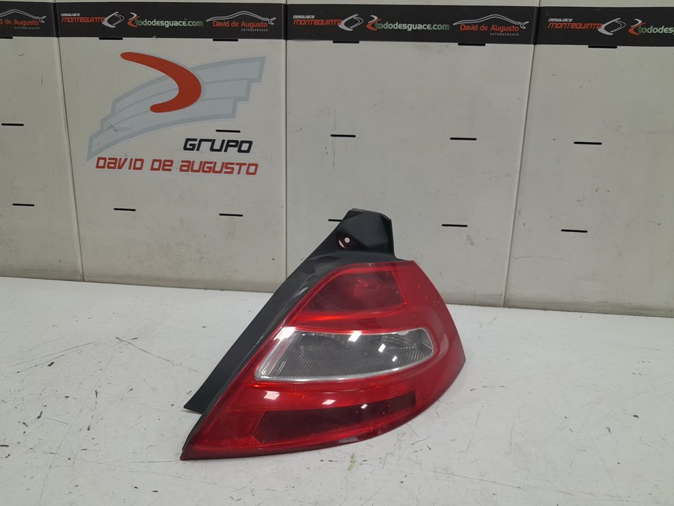 PILOTO TRASERO DERECHO
