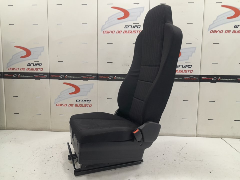 ASIENTO DELANTERO DERECHO MERCEDES ATEGO 2-EJES 18 T /BM 950/2/4 *   |   0.97 - 0.04