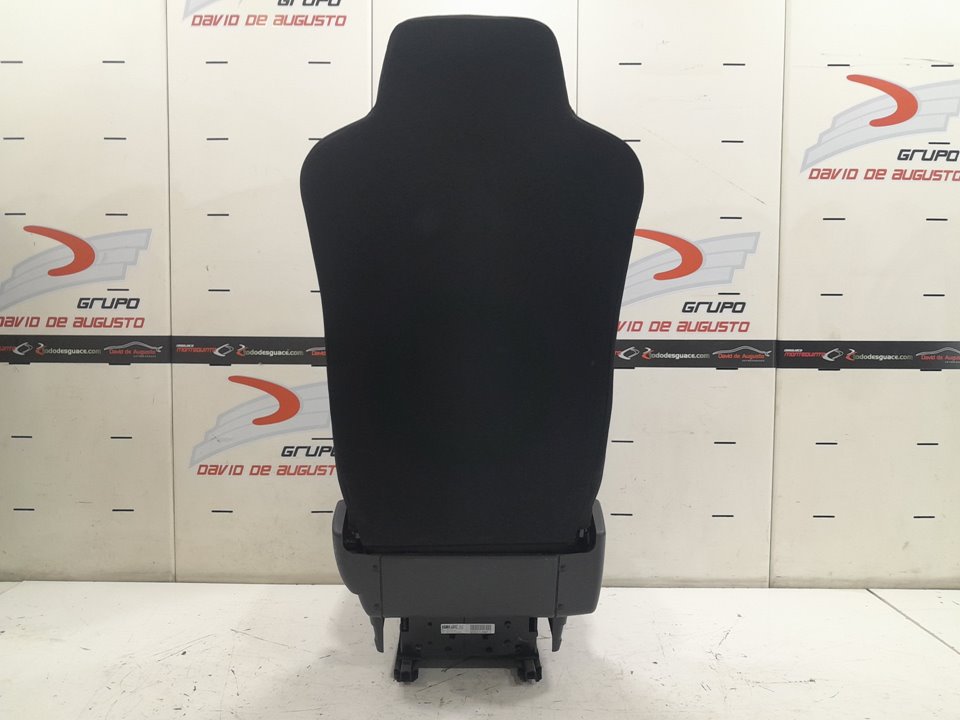 ASIENTO DELANTERO DERECHO MERCEDES ATEGO 2-EJES 18 T /BM 950/2/4 *   |   0.97 - 0.04