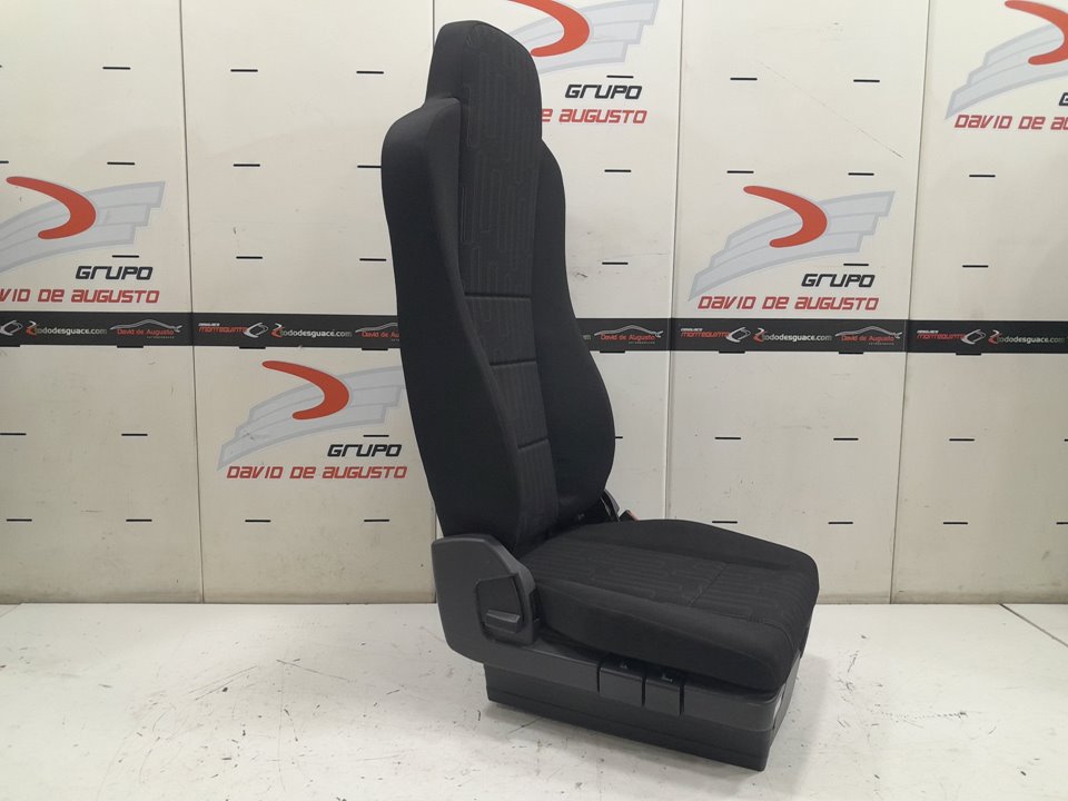 ASIENTO DELANTERO DERECHO MERCEDES ATEGO 2-EJES 18 T /BM 950/2/4 *   |   0.97 - 0.04