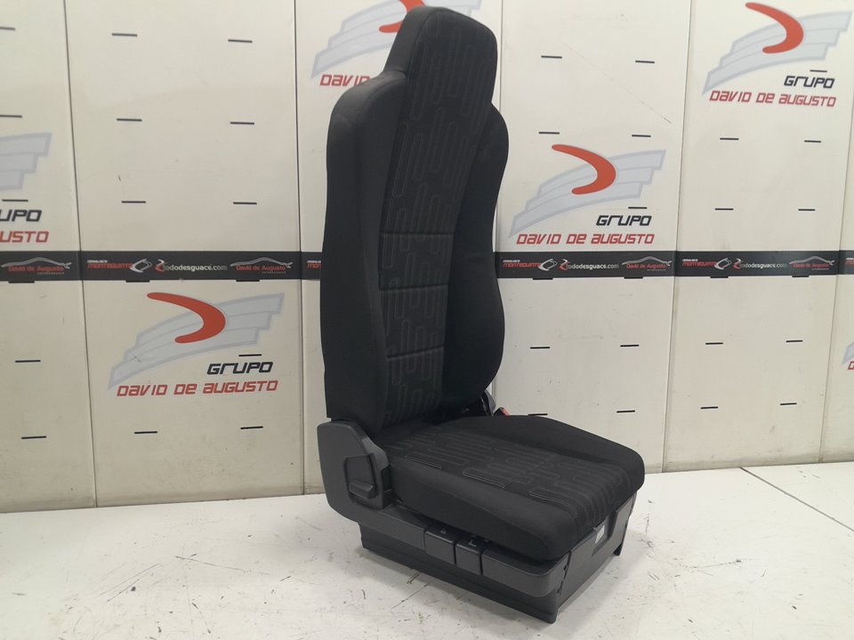 ASIENTO DELANTERO DERECHO MERCEDES ATEGO 2-EJES 18 T /BM 950/2/4 *   |   0.97 - 0.04