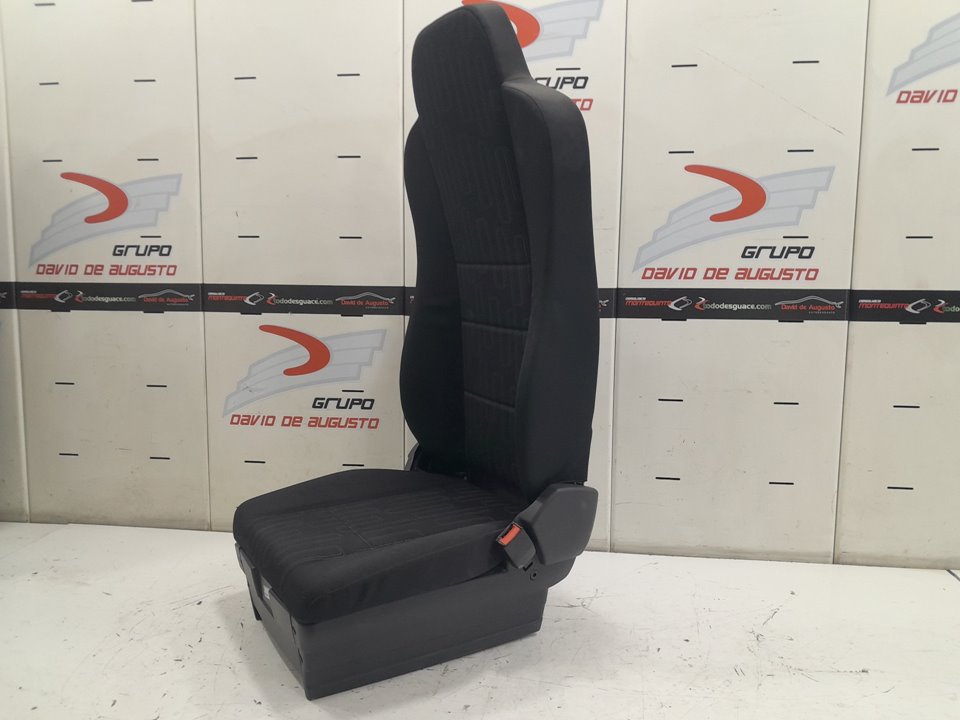 ASIENTO DELANTERO DERECHO MERCEDES ATEGO 2-EJES 18 T /BM 950/2/4 *   |   0.97 - 0.04