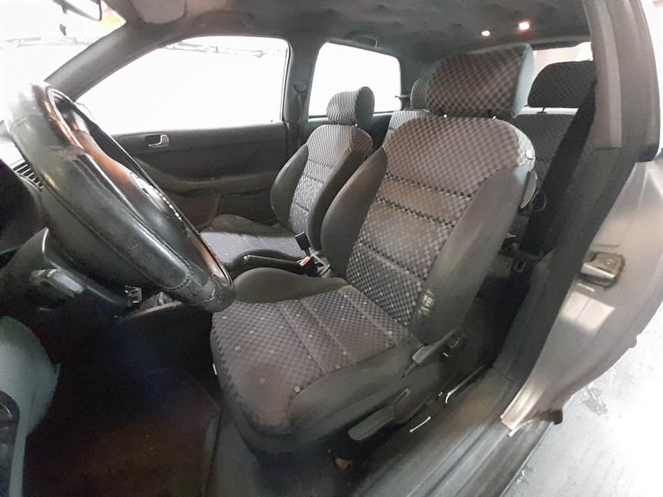 AUDI A3 (8L) 1.6 Ambiente Motor 1,6 Ltr. - 74 kW