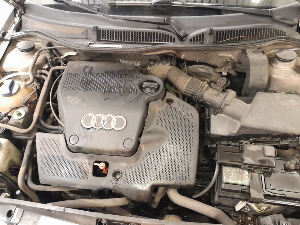 AUDI A3 (8L) 1.6 Ambiente Motor 1,6 Ltr. - 74 kW