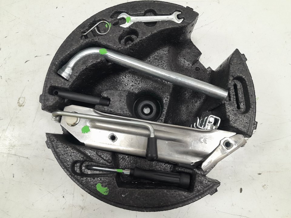 KIT HERRAMIENTAS AUDI A3 (8L) 1.6 Ambiente