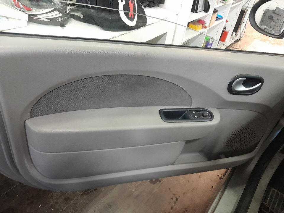 RENAULT TWINGO Authentique Motor 1,2 Ltr. - 56 kW 16V foto 11