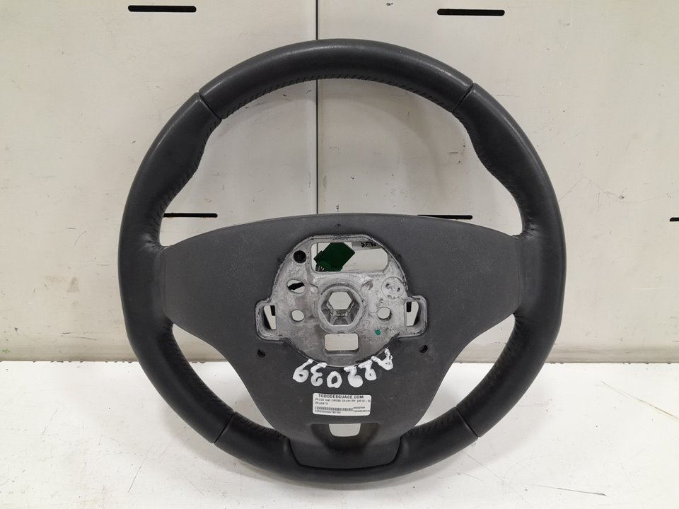 VOLANTE VOLVO V40 CROSS COUNTRY (2012-0) Basis