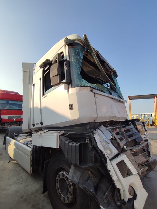 RENAULT MAGNUM AB 2005 Cabina adel.tractor semirr. GV     4X2    4XX.18 Gran espacio Motor 12,8 Ltr. - 360 kW Diesel