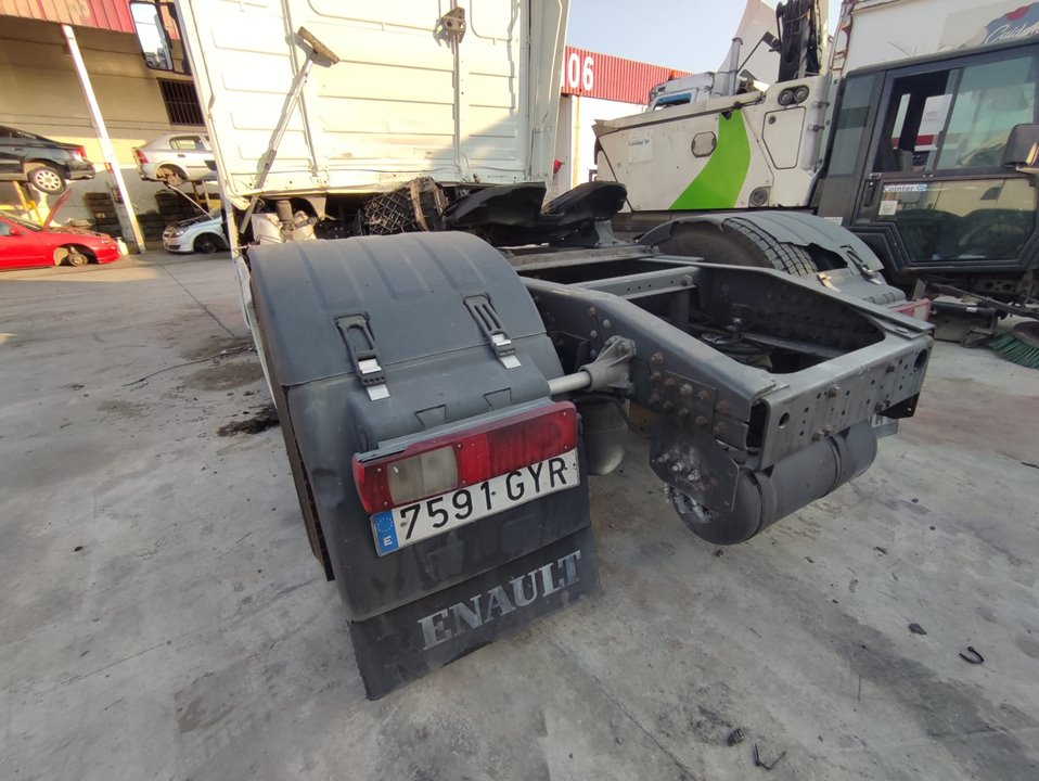 RENAULT MAGNUM AB 2005 Cabina adel.tractor semirr. GV     4X2    4XX.18 Gran espacio Motor 12,8 Ltr. - 360 kW Diesel
