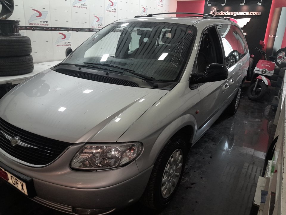 CHRYSLER VOYAGER (RG) 2.5 SE Grand Voyager Warner Bros Motor 2,5 Ltr. - 105 kW CRD CAT foto 3