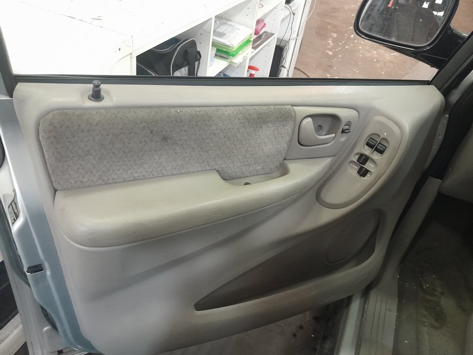 CHRYSLER VOYAGER (RG) 2.5 SE Grand Voyager Warner Bros Motor 2,5 Ltr. - 105 kW CRD CAT