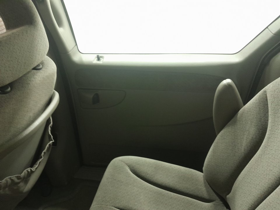 CHRYSLER VOYAGER (RG) 2.5 SE Grand Voyager Warner Bros Motor 2,5 Ltr. - 105 kW CRD CAT