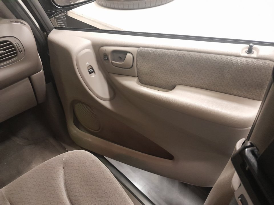 CHRYSLER VOYAGER (RG) 2.5 SE Grand Voyager Warner Bros Motor 2,5 Ltr. - 105 kW CRD CAT