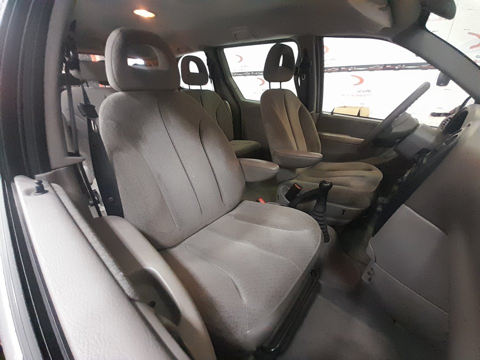 CHRYSLER VOYAGER (RG) 2.5 SE Grand Voyager Warner Bros Motor 2,5 Ltr. - 105 kW CRD CAT