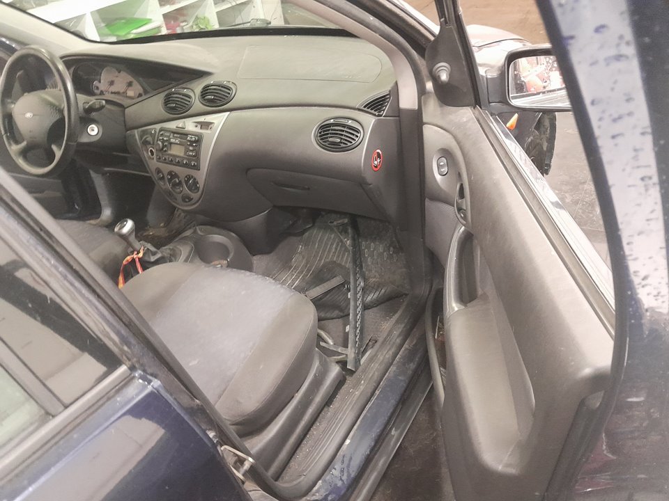 FORD FOCUS BERLINA (CAK) Ambiente Motor 1,6 Ltr. - 74 kW 16V CAT foto 10