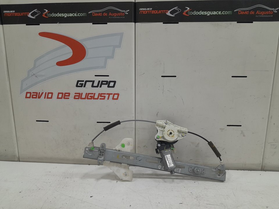ELEVALUNAS TRASERO DERECHO