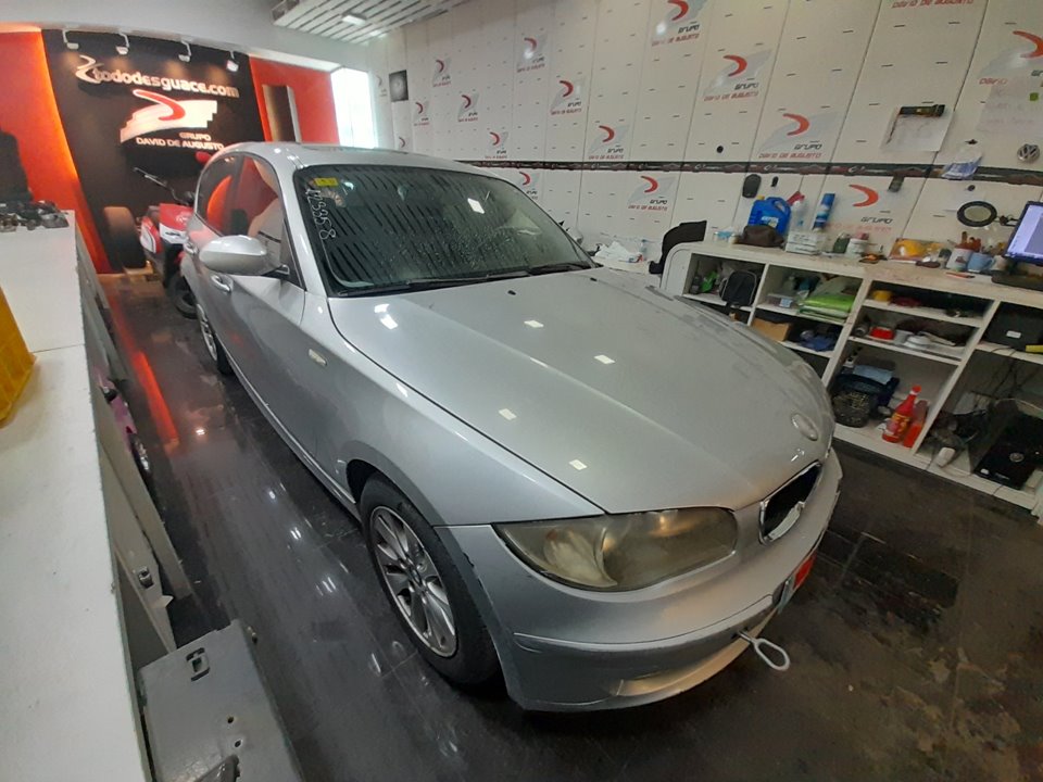 BMW SERIE 1 BERLINA (E81/E87) 118d Motor 2,0 Ltr. - 105 kW Turbodiesel CAT foto 2