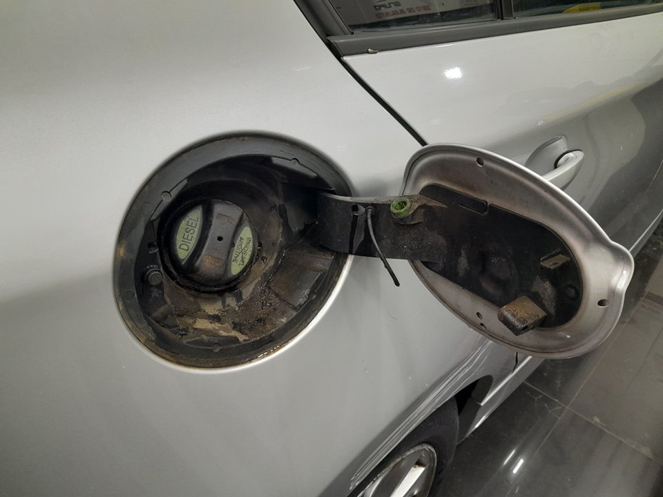 BMW SERIE 1 BERLINA (E81/E87) 118d Motor 2,0 Ltr. - 105 kW Turbodiesel CAT foto 12