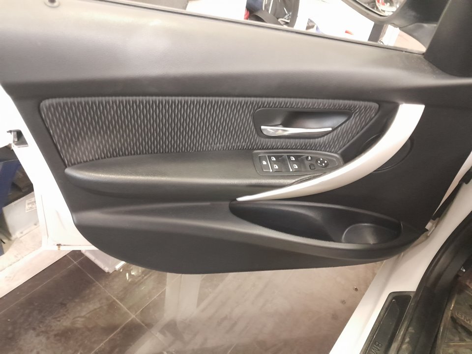 BMW SERIE 3 LIM. (F30) 318d xDrive Motor 2,0 Ltr. - 110 kW 16V Turbodiesel
