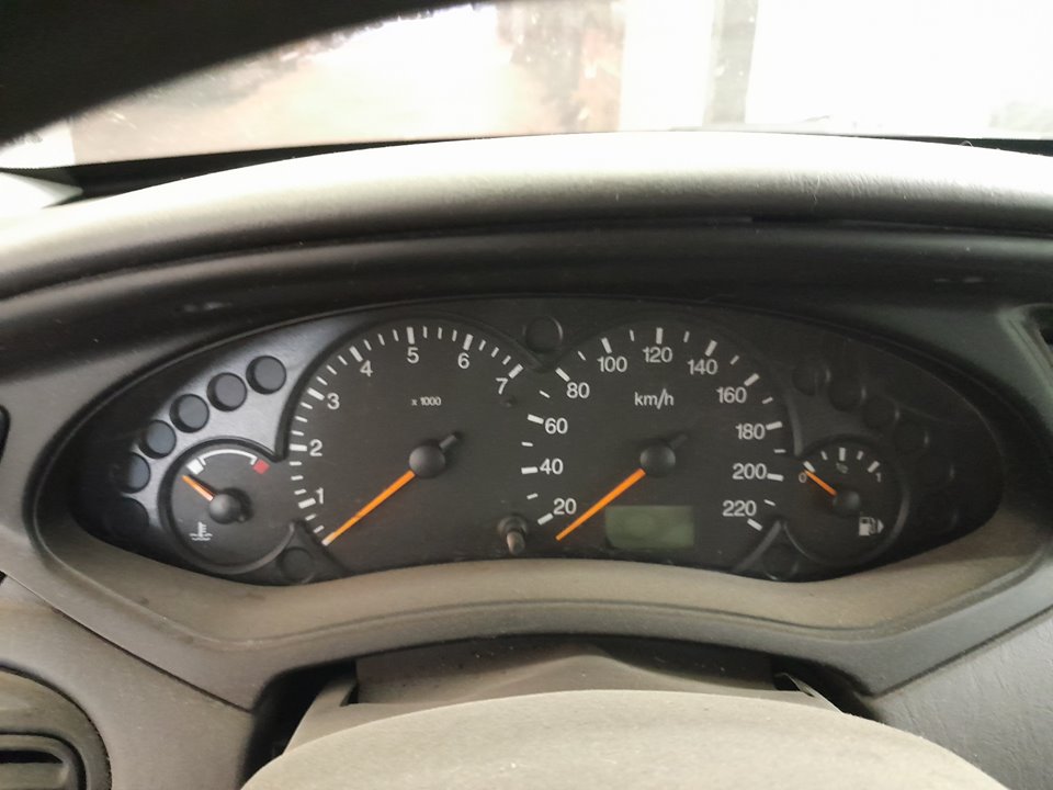 FORD FOCUS BERLINA (CAK) Ambiente Motor 1,8 Ltr. - 66 kW TDDI Turbodiesel CAT