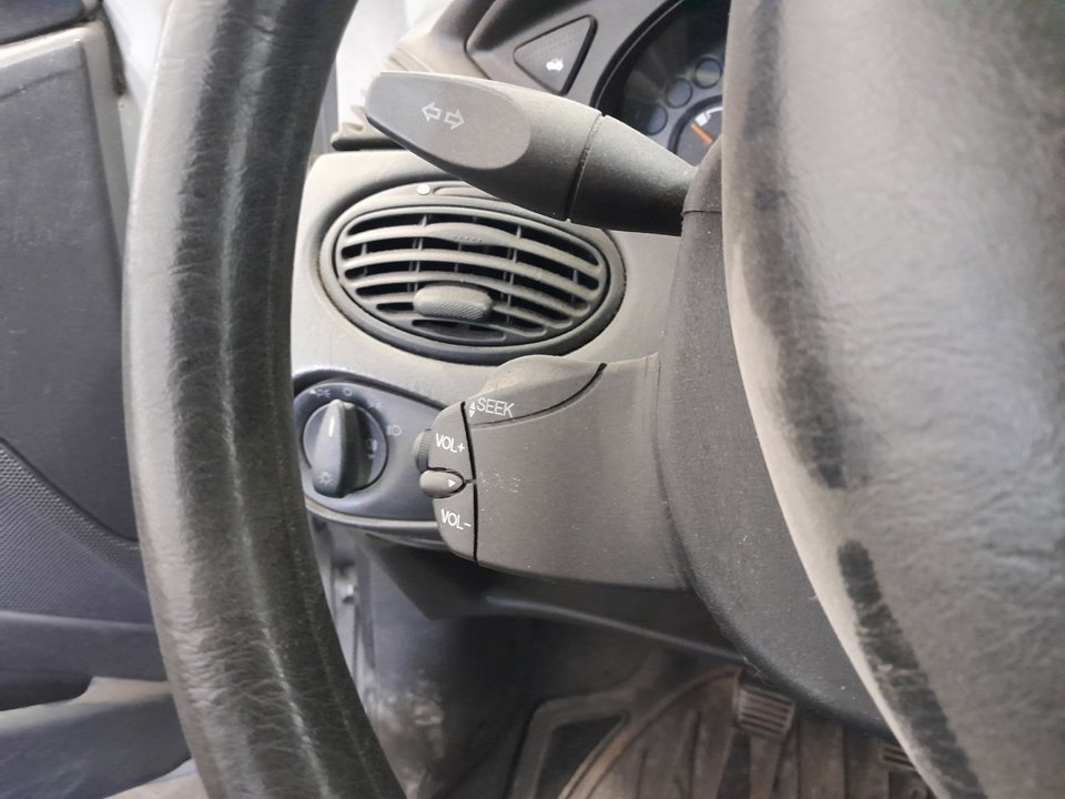FORD FOCUS BERLINA (CAK) Ambiente Motor 1,8 Ltr. - 66 kW TDDI Turbodiesel CAT