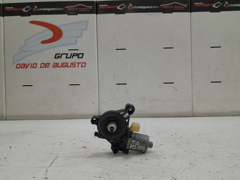 MOTOR ELEVALUNAS TRASERO DERECHO