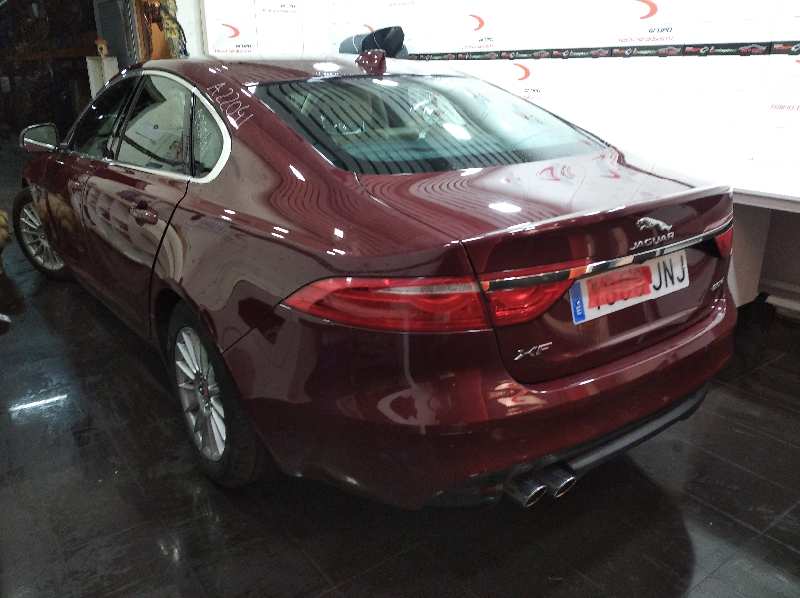 TRASERA COMPLETA JAGUAR XF Portfolio   |   04.15 - 12.20