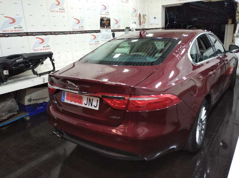 TRASERA COMPLETA JAGUAR XF Portfolio   |   04.15 - 12.20