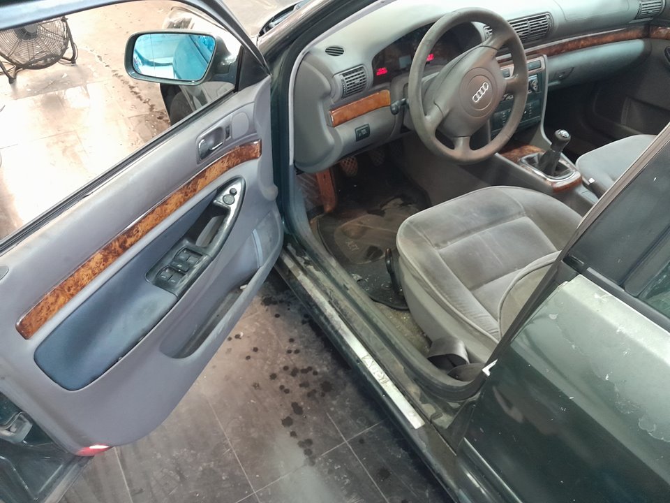 AUDI A4 BERLINA (B5) 1.9 TDI Motor 1,9 Ltr. - 85 kW TDI foto 8