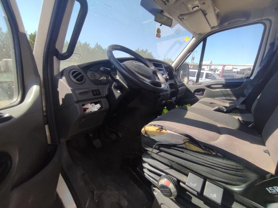ASIENTO DELANTERO IZQUIERDO IVECO 70C17 IVECO 70C17