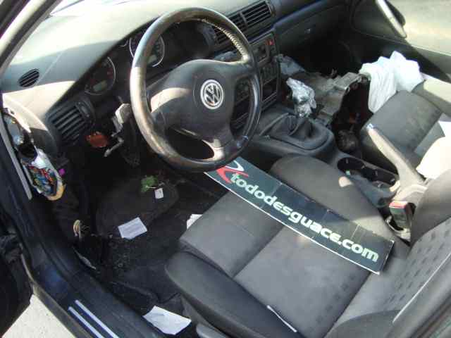 VOLKSWAGEN PASSAT BERLINA (3B3) Advance Motor 2,3 Ltr. - 125 kW V5