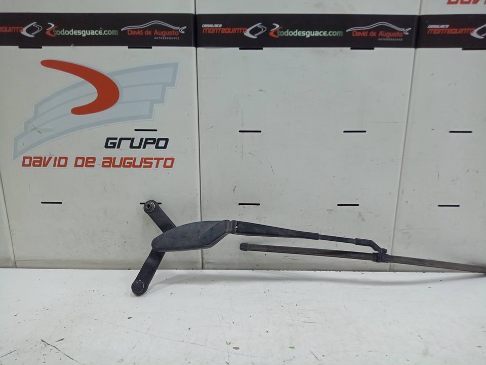 BRAZO LIMPIA DELANTERO DERECHO
