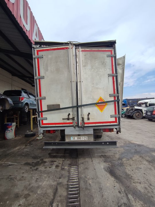 RENAULT MIDLINER 180 4X2 EURO 2 6.174 CM3 6 cilindros