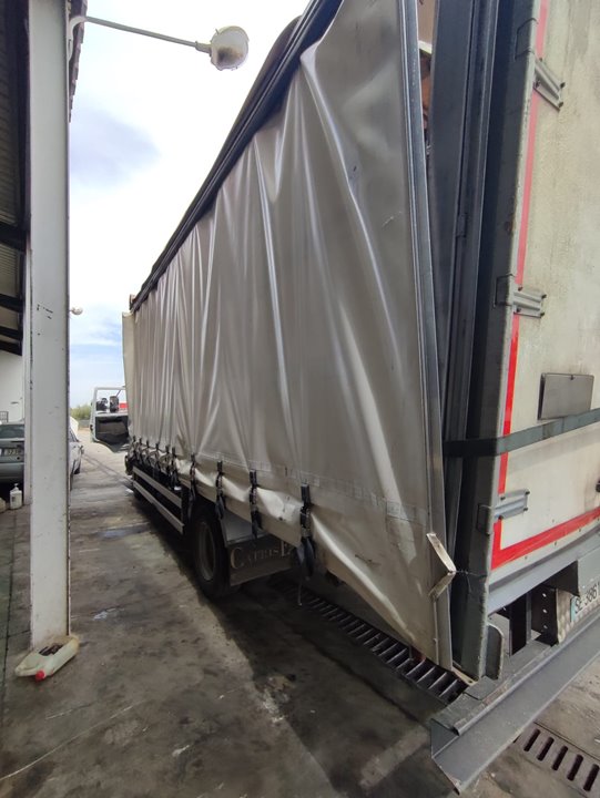 RENAULT MIDLINER 180 4X2 EURO 2 6.174 CM3 6 cilindros