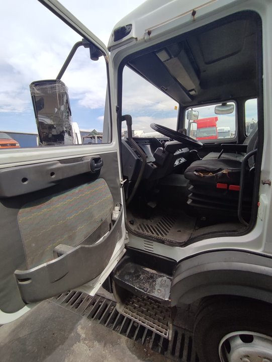 RENAULT MIDLINER 180 4X2 EURO 2 6.174 CM3 6 cilindros