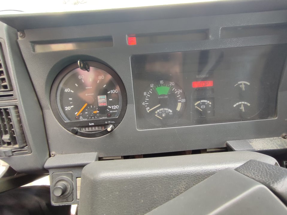 RENAULT MIDLINER 180 4X2 EURO 2 6.174 CM3 6 cilindros