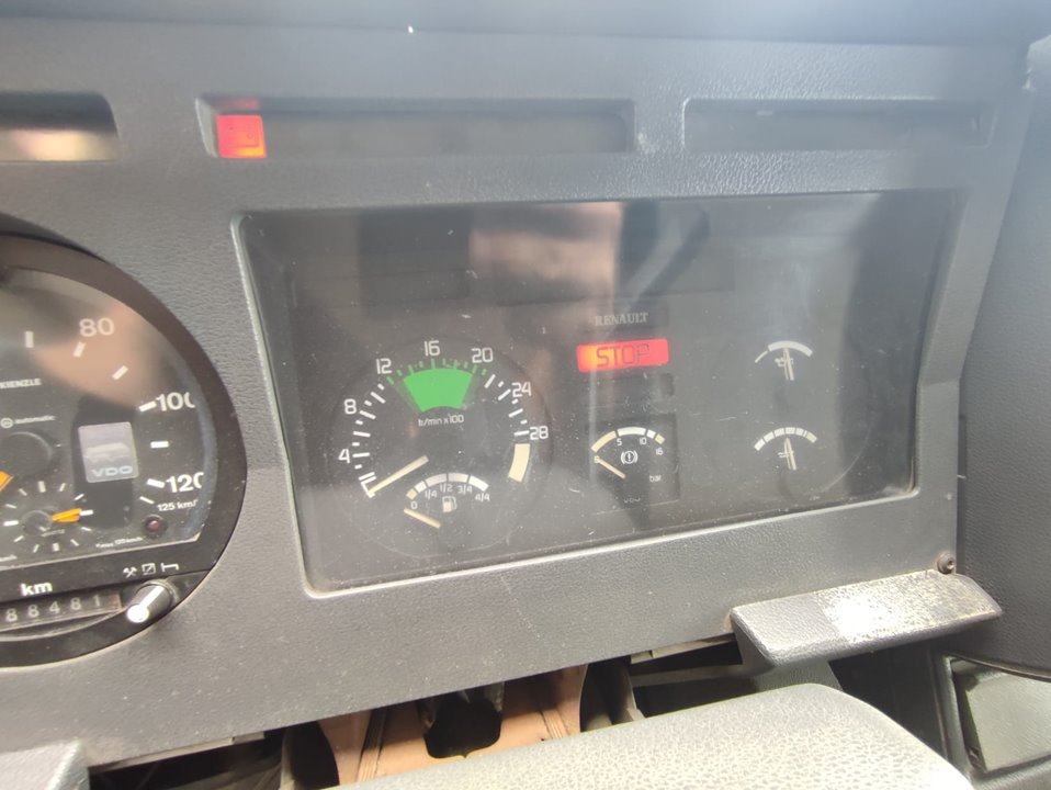 RENAULT MIDLINER 180 4X2 EURO 2 6.174 CM3 6 cilindros