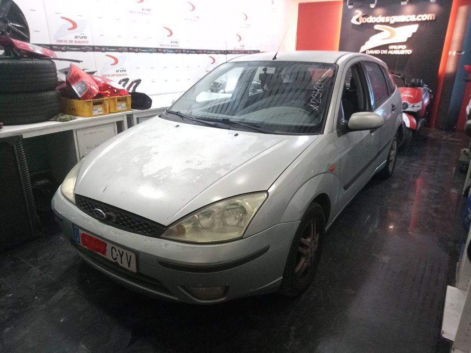 FORD FOCUS BERLINA (CAK) Ambiente Motor 1,8 Ltr. - 66 kW TDDI Turbodiesel CAT foto 3