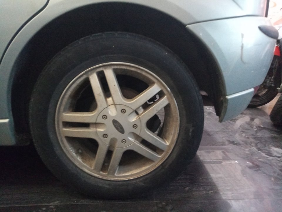 FORD FOCUS BERLINA (CAK) Ambiente Motor 1,8 Ltr. - 66 kW TDDI Turbodiesel CAT foto 7
