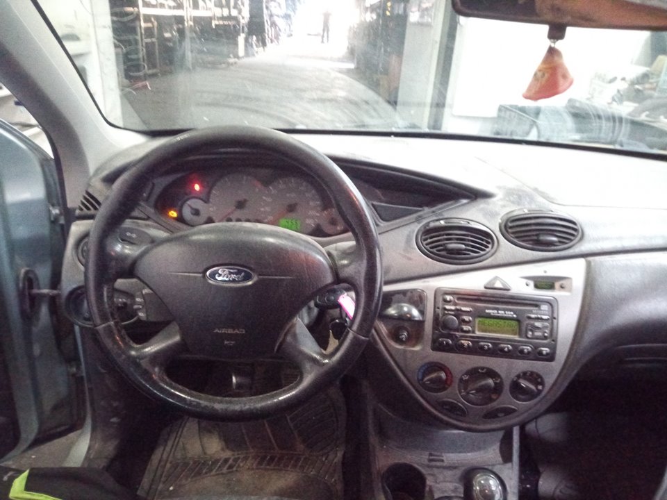FORD FOCUS BERLINA (CAK) Ambiente Motor 1,8 Ltr. - 66 kW TDDI Turbodiesel CAT foto 11