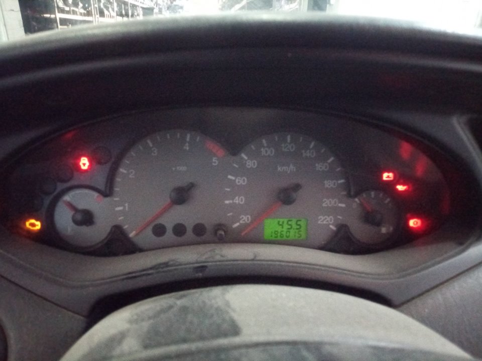 FORD FOCUS BERLINA (CAK) Ambiente Motor 1,8 Ltr. - 66 kW TDDI Turbodiesel CAT